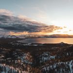 Opas liikkumiseen maailman laidalla — sielulla ja renkailla